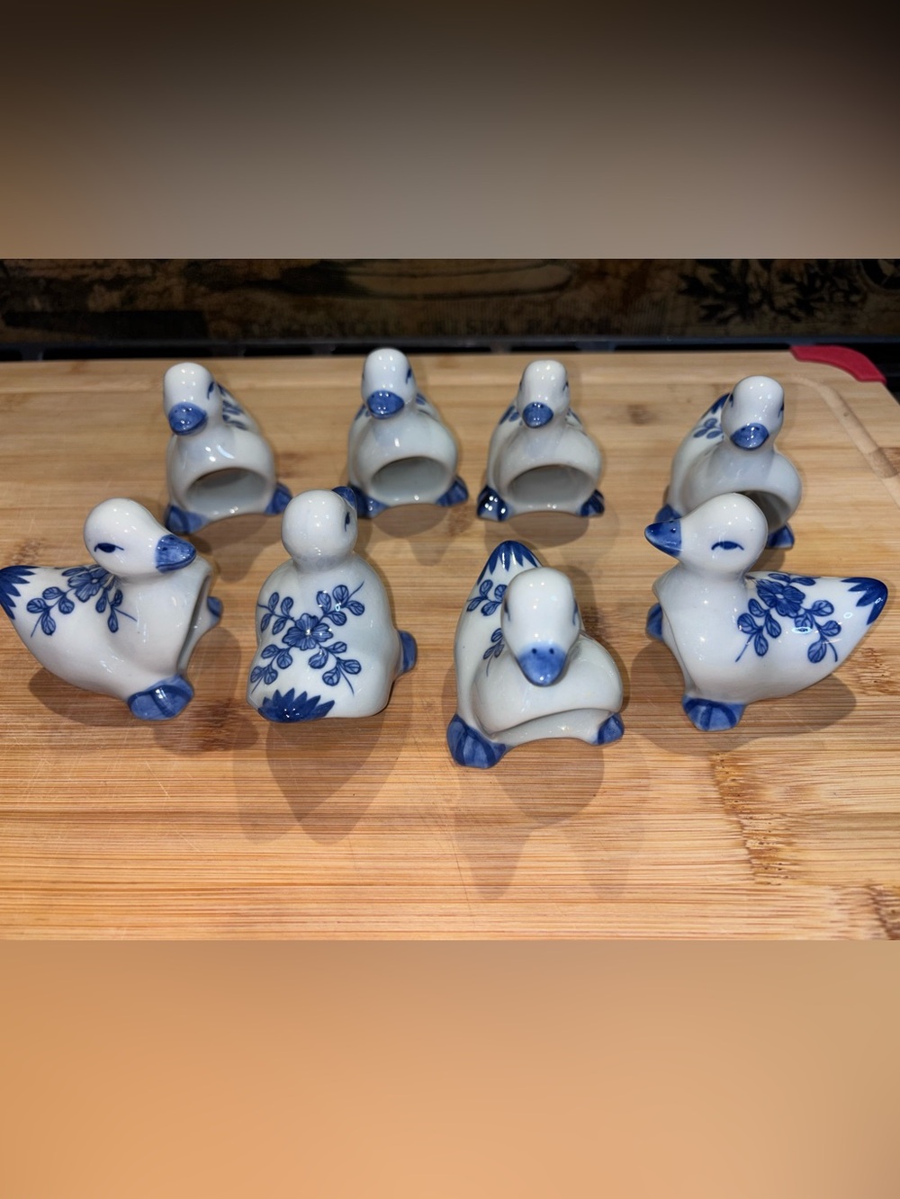 8 porcelain duck napkin rings blue/white